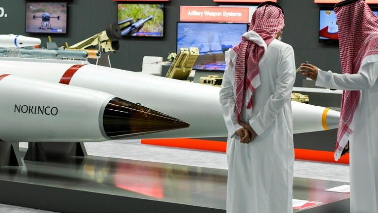 اسلحة متطورة.jpg