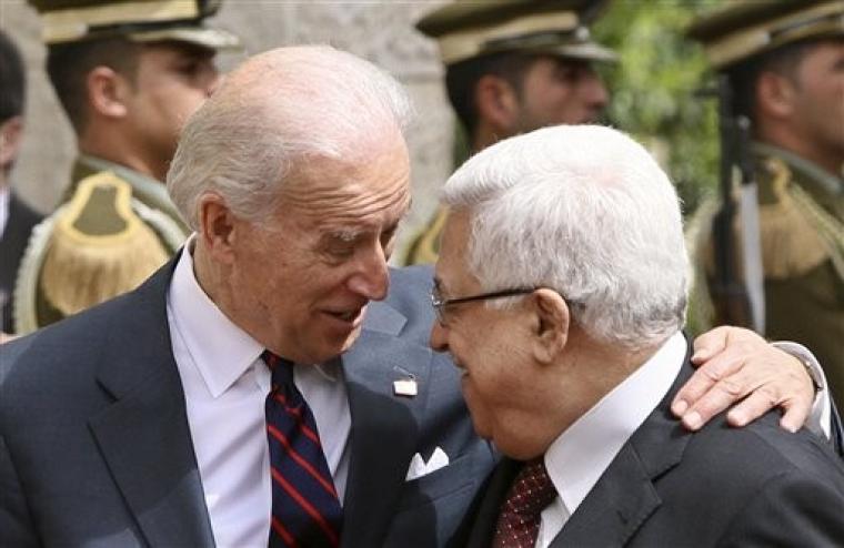 الرئيسان الفلسطيني محمود عباس والامريكي جو بايدن