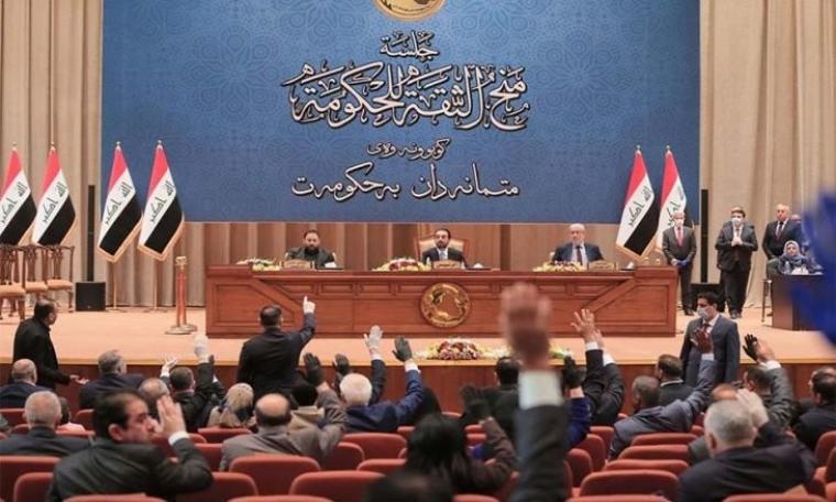 اشتباك في البرلمان العراقي.jpg