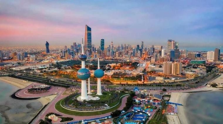 الكويت تمنع مواطنها غير المطعمين من السفر خارج البلاد