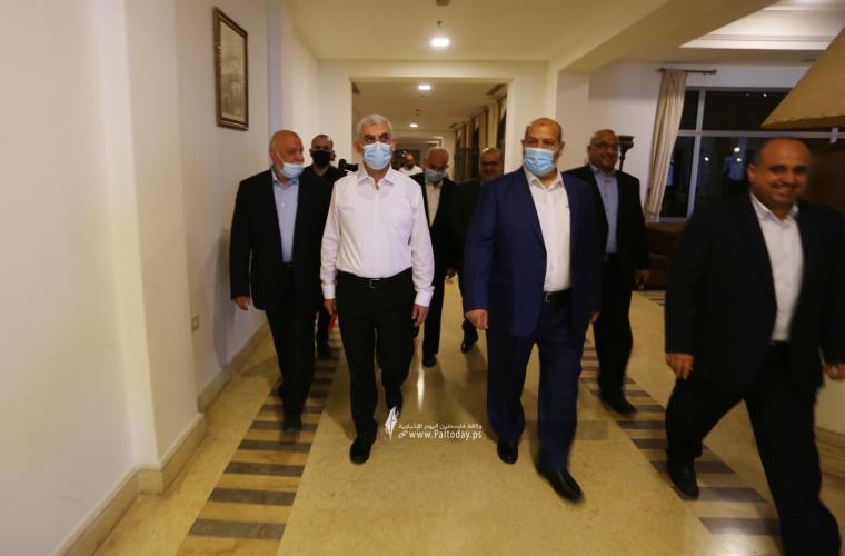 وفد حماس يصل لاستقبال رئيس المخابرات المصرية6.jpg
