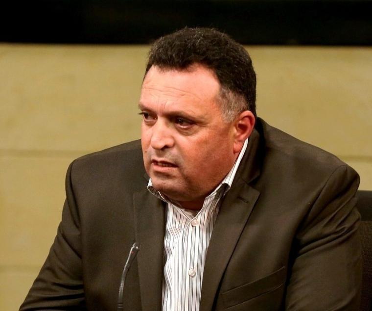 لجنة دعم الصحفيين : فصل الصحفي "ناصر أبو بكر" من الوكالة الفرنسية استجابة للضغوط "الإسرائيلية"