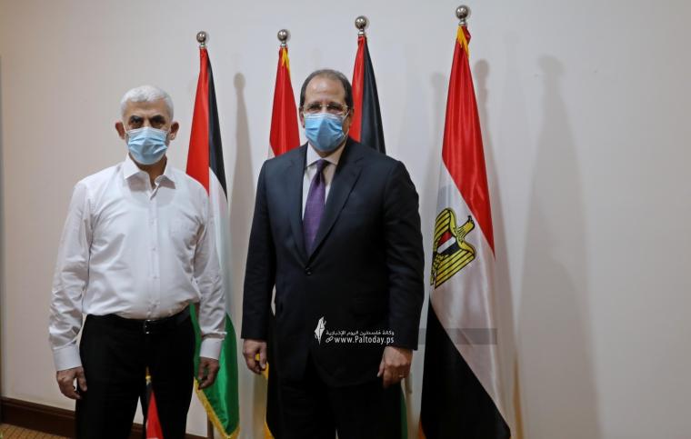 2اجتماع قادة حماس باللواء عباس كامل.jpg