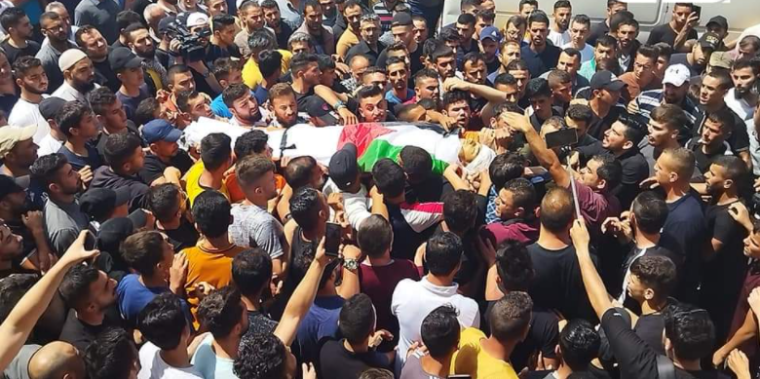 جماهير تشيّع الشهيد الفتى أحمد شمسة ارتقى برصاص الاحتلال في نابلس