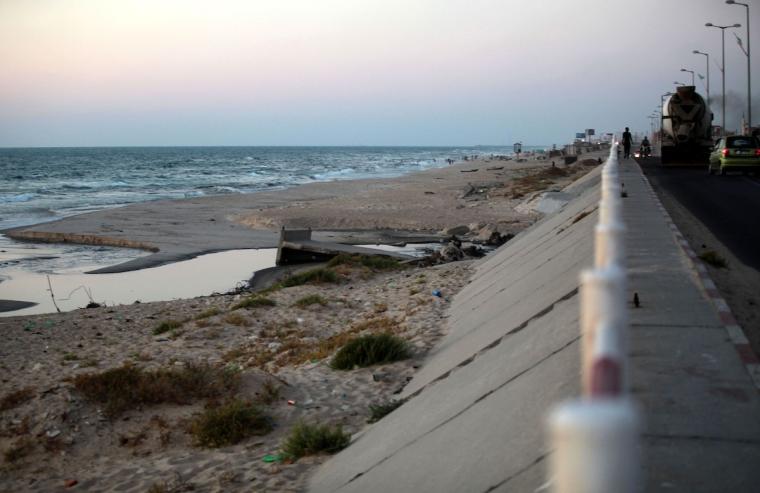 سلطة البيئة بغزة توضح مسألة تلوث شواطئ بحر غزة  