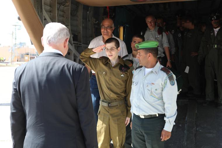 الذكرى السنوية 16 لأسر المقاومة الجندي الإسرائيلي "جلعاد شاليط"