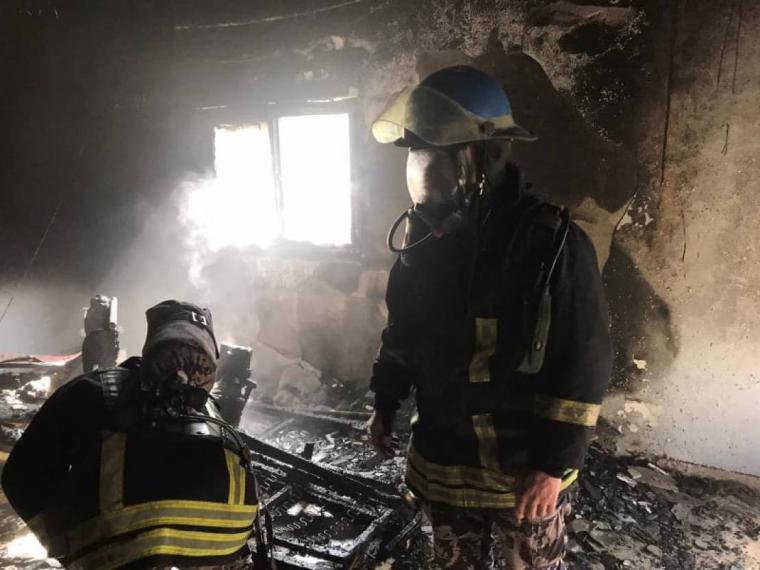 وفاة شخصين وإصابة آخرين بحريق داخل منزل في القدس المحتلة