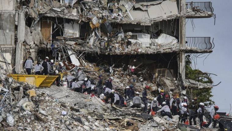 ارتفاع عدد قتلى المبنى المنهار بفلوريدا لـ 16 شخصًا