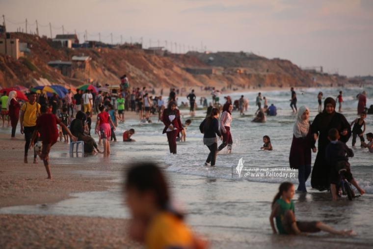 السياحة بغزة توضح لـ"فلسطين اليوم" حقيقة تحذير المواطنين من السباحة في البحر غدًا الاحد