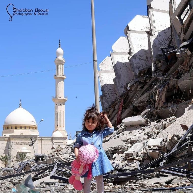 طفلة الركام في غزة