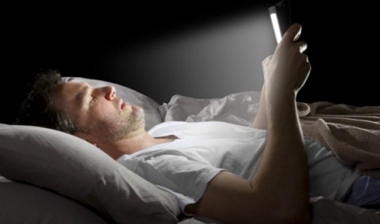5 أسباب صحية للابتعاد عن الهواتف الذكية..تعرف عليها