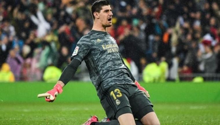ريال مدريد يعلن تمديد عقد حارسه البلجيكي