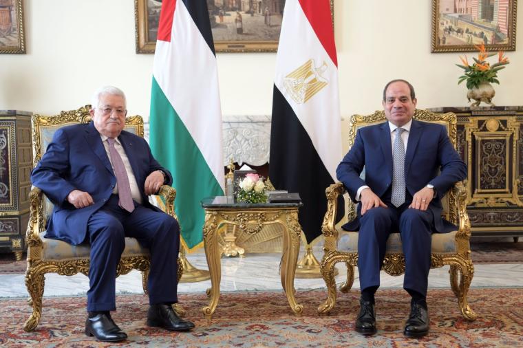 الرئيسان عباس والسيسي.jpg