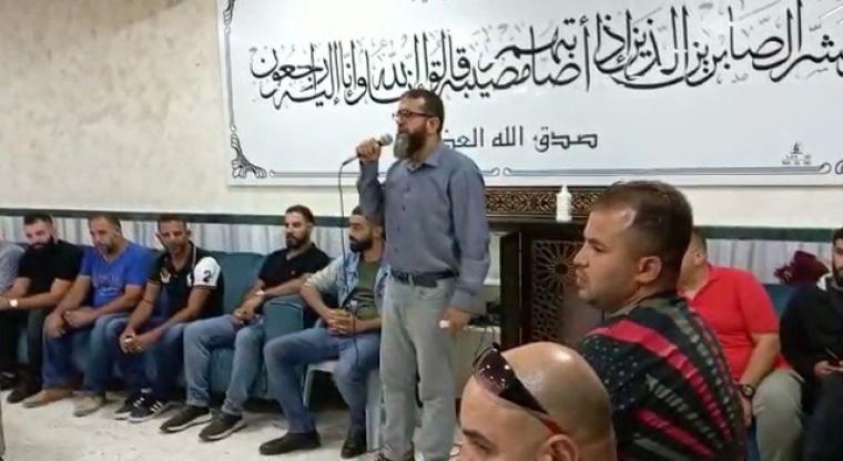 وفد الجهاد الاسلامي معزيا بشهداء بدو في القدس.jpg