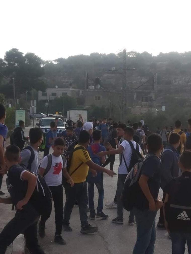 الاحتلال يعتدي على طلبة اللبن الشرقية ويمنعهم من الوصول إلى مدرستهم (1).jpeg