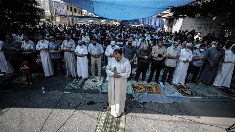 صلاة الجمعة.jpg