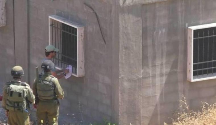 الاحتلال يوقف العمل بمنزل  قيد الإنشاء غرب سلفيت