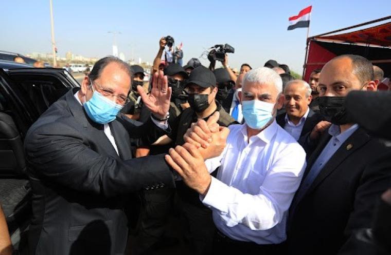 السنوار مع وزير المخابرات المصرية عباس كامل.jpg