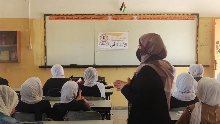 الرابطة الإسلامية تنظم لقاءً دينيا في مدارس خان يونس