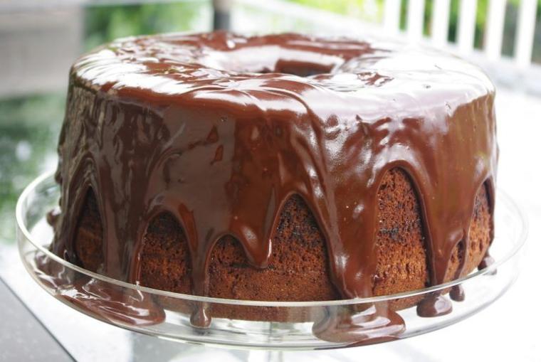 طريقة عمل الكيكة الاسفنجية بالشوكولاتة في البيت بدقائق معدودة