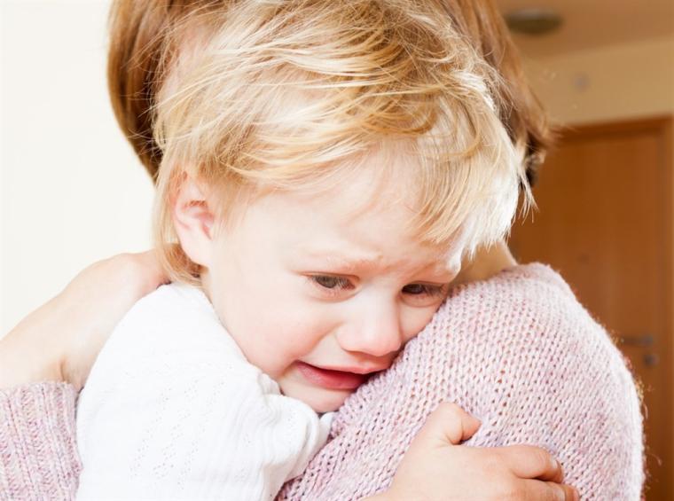 دراسة: أعراض القلق والاكتئاب تنتقل بين الأم والطفل