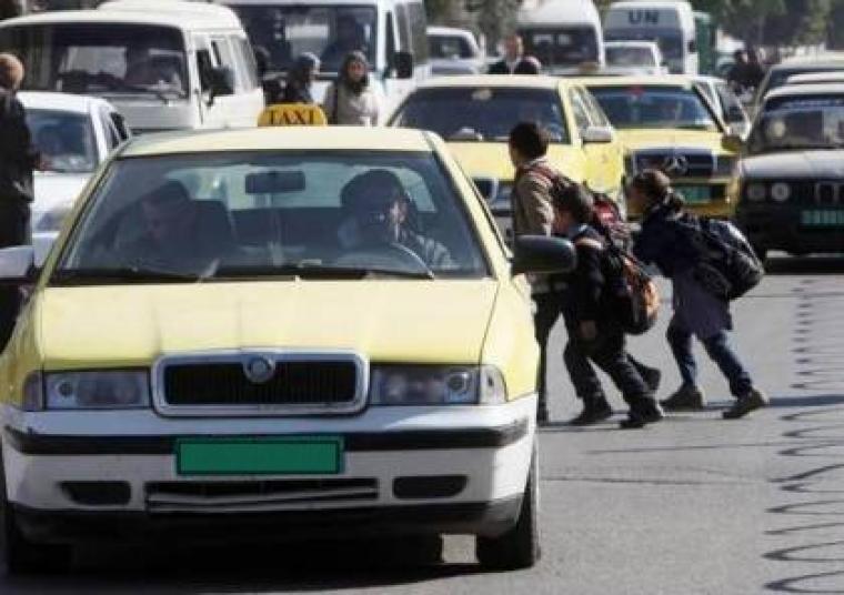 ترخيص مركبات في غزة