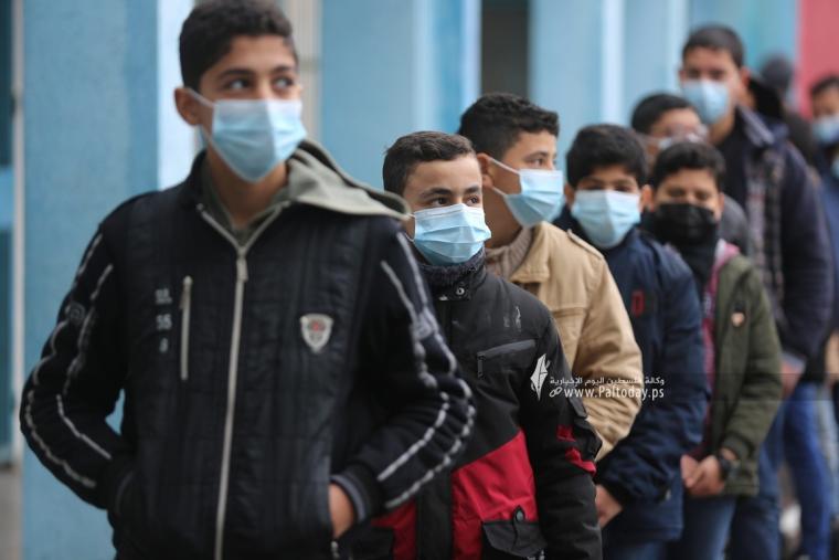تطعيم طلبة المدارس في غزة (17).JPG
