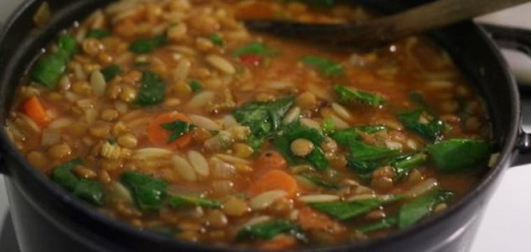 طريقة عمل شوربة لسان العصفور بالدجاج