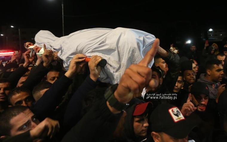 الشهيد محمد ابوصلاح (17عاماً) خلال نقله الى مستشفى جنين الحكومي (7).jpg
