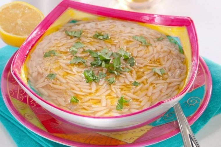 بالفيديو طريقة عمل شوربة لسان العصفور في رمضان
