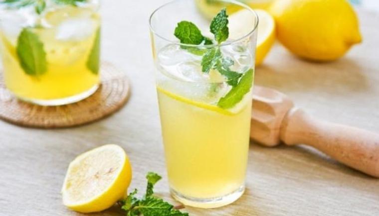 عصير الليمون.