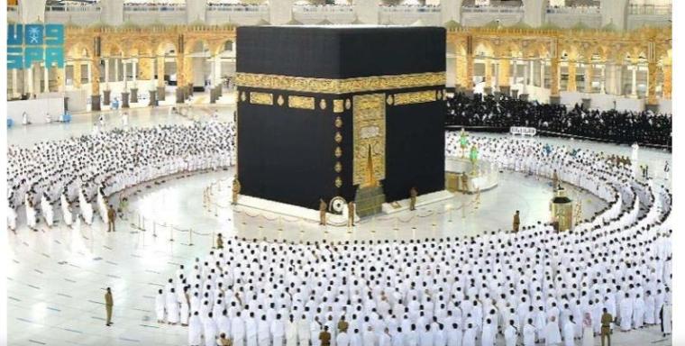 صلاة دون تباعد.JPG