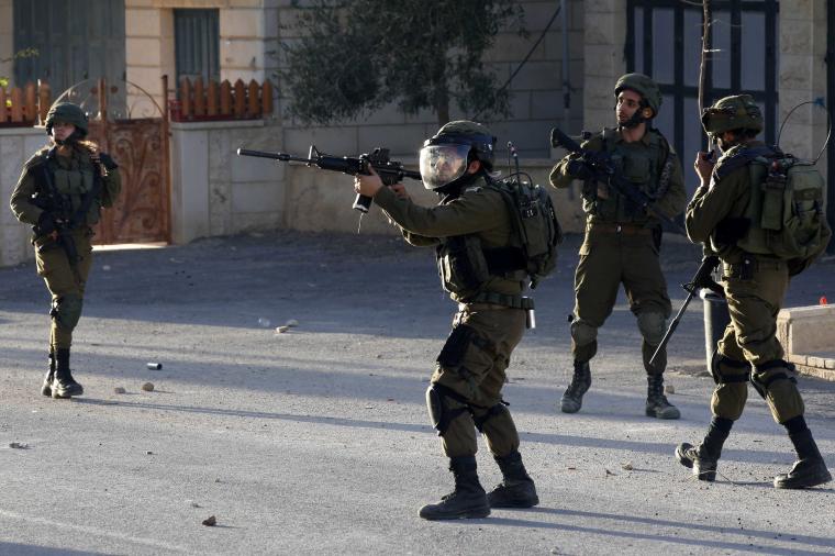 إصابة فتى بالرصاص خلال مواجهات مع الاحتلال شرق قلقيلية
