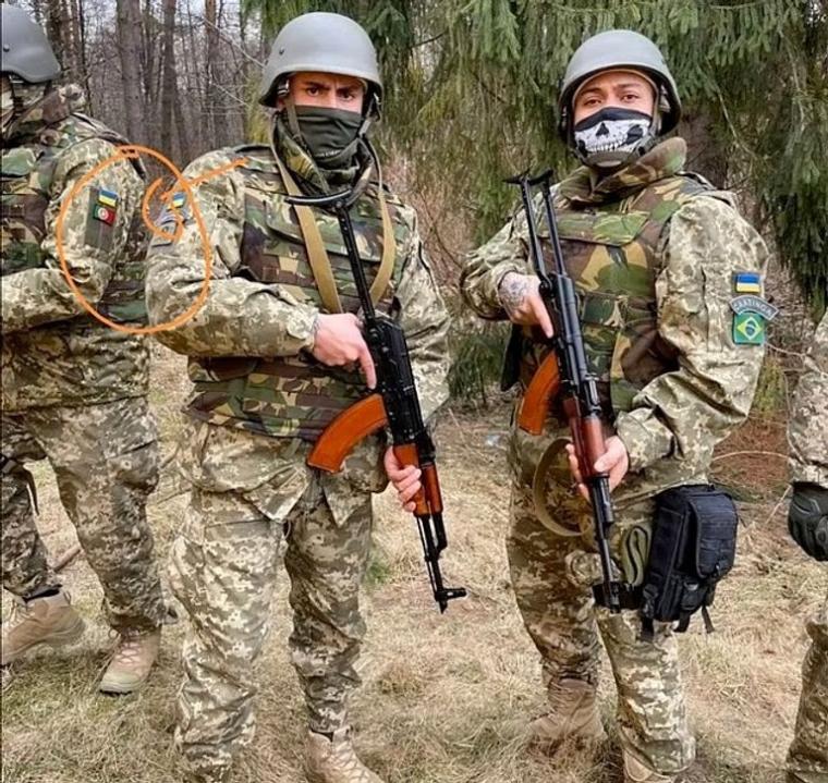 مقاتلين من اوكرانيا.jpeg