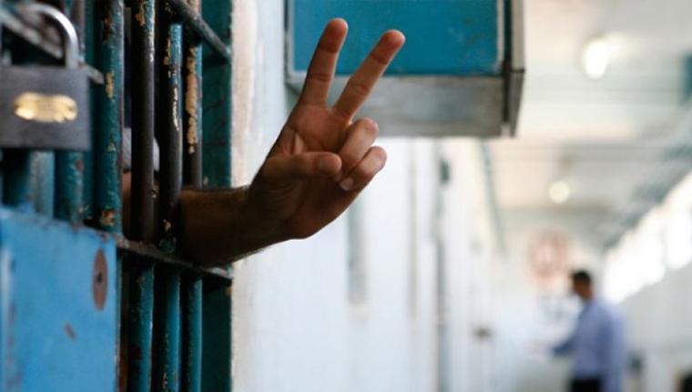 الاحتلال يحكم على أسير من جنين بالسجن عامين و8 أشهر