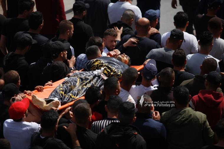 شهيد أحمد مساد ( 18 عاماً ) في بلدة برقين الذي استشهد برصاص الاحتلال (4).jpg