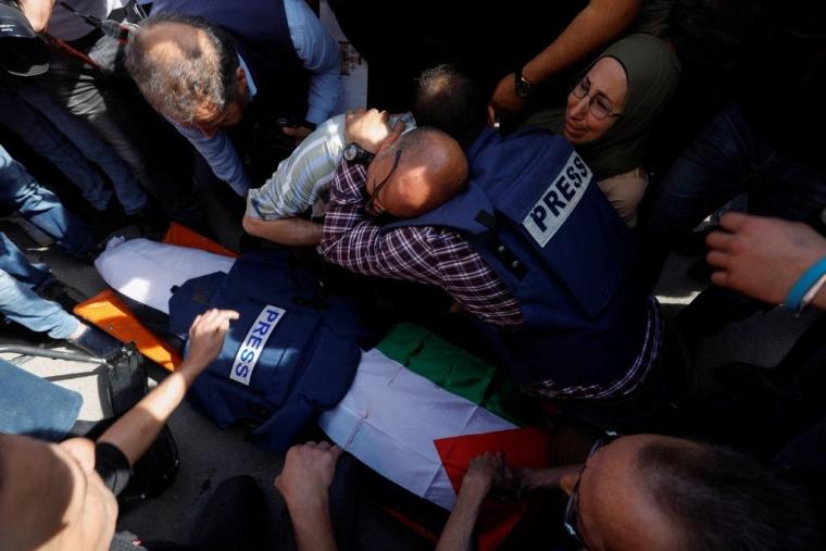 "الأزهر الشريف" يدين اغتيال الصحفية شيرين أبو عاقلة
