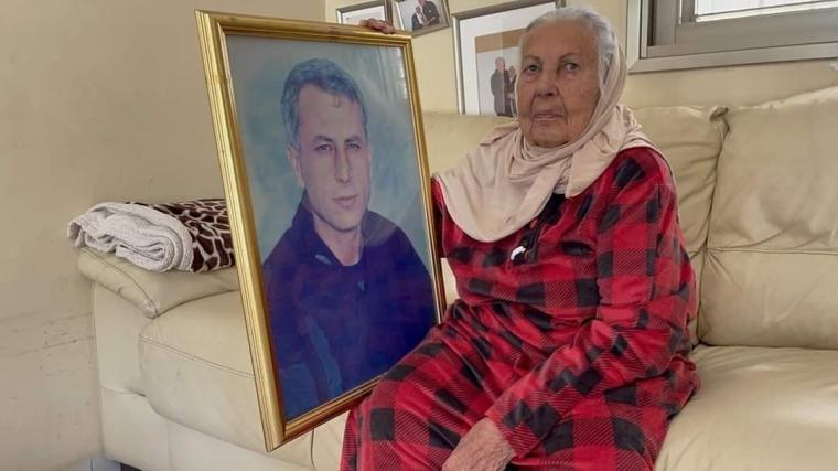بعد 40 عاماً من الانتظار.. وفاة والدة عميد الاسرى كريم يونس