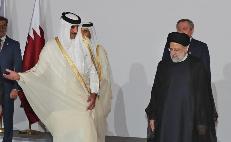 أمير قطر يصل إلى إيران ويلتقي رئيسي