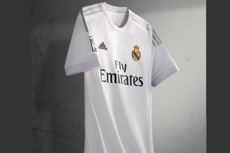 بالفيديو والصور: ريال مدريد يكشف عن قميصه الجديد في الموسم المقبل