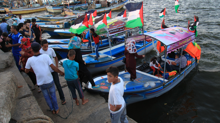 قوارب سياحية في غزة.png