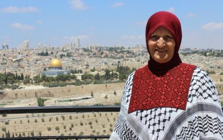 الاحتلال يصدر قرارًا جديدًا ضد المرابطة نفيسة خويص