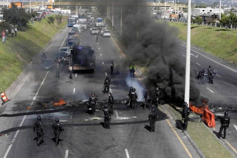 الرئيس الإكوادوري يُلغي حالة الطوارئ في البلاد