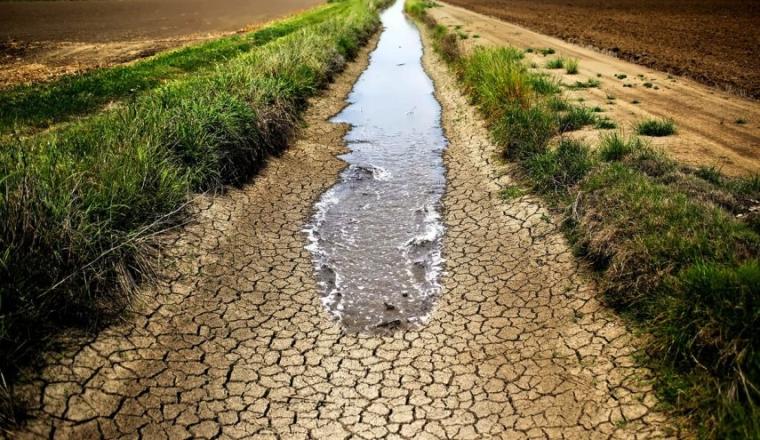 "أسوأ جفاف منذ 70 عاماً"... نهر إيطالي يهدد اقتصاد البلاد