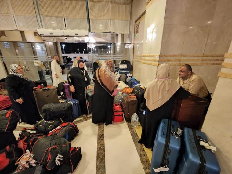 حجاج قطاع غزة يصلون إلى المدينة المنورة