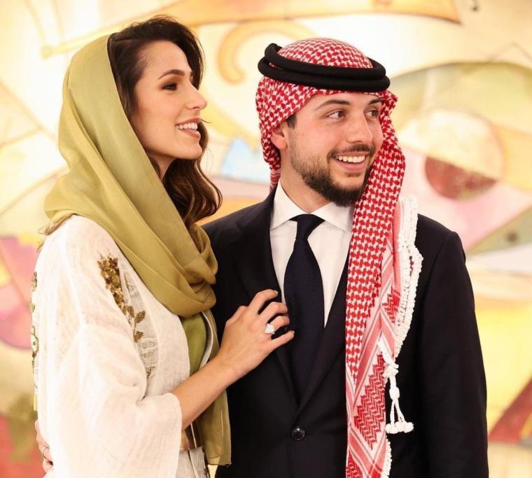 من هي رجوة آل سيف ملكة الأردنيين مستقبلا خطيبة ولي العهد الاردني