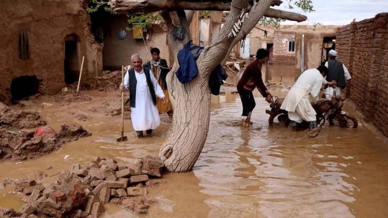 الفيضانات التي اجتاحت شرق أفغانستان