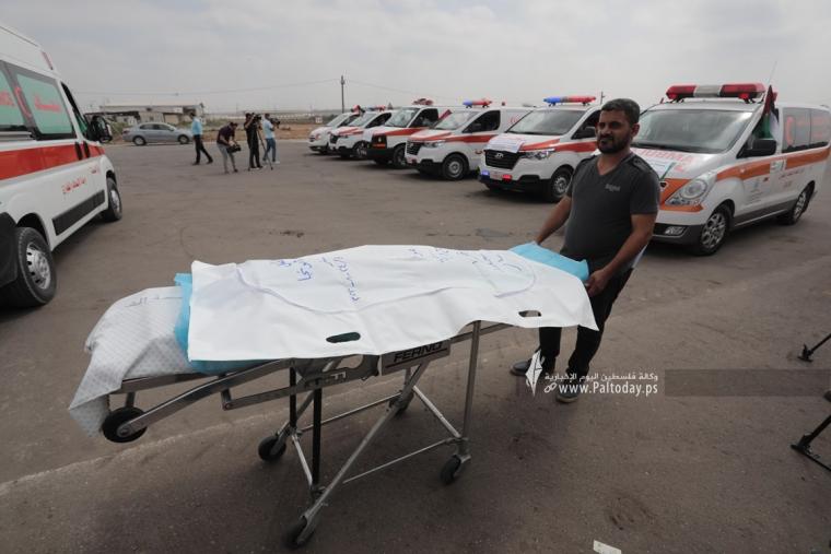 سيارات الإسعاف في غزة باتجاه بيت حانون للمطالبة بحقوق المرضى في العلاج (3).jpg