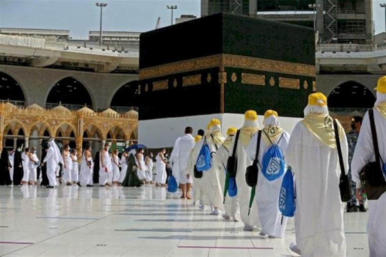 ترويج التقسيط للعمرة عبر البنوك في غزة بين التحريم والحلال..والمفتي يوضح!
