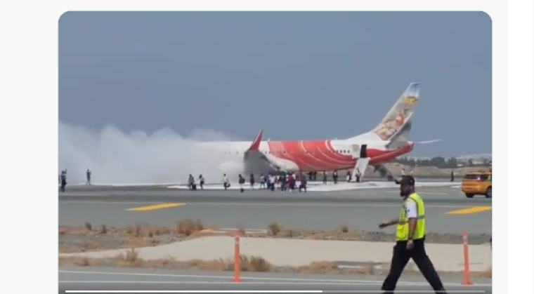 اندلاع حريق في طائرة هندية في مطار مسقط العماني